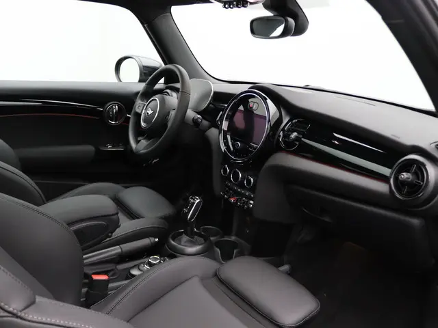 MINI 3-Deurs Cooper 2024 Benzine 25