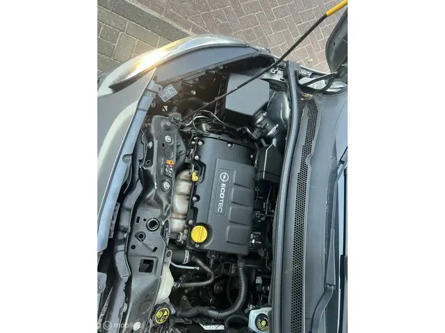 Opel Corsa 1.4 Cosmo Voorschade! 2015 Benzine 19