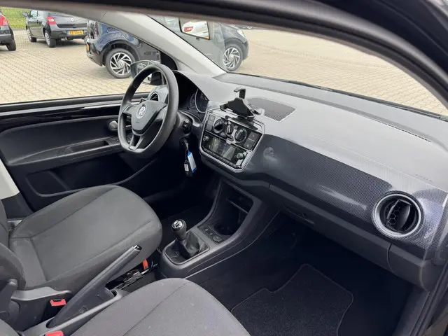 Volkswagen up! 1.0 BMT move up! 2019 Benzine 20