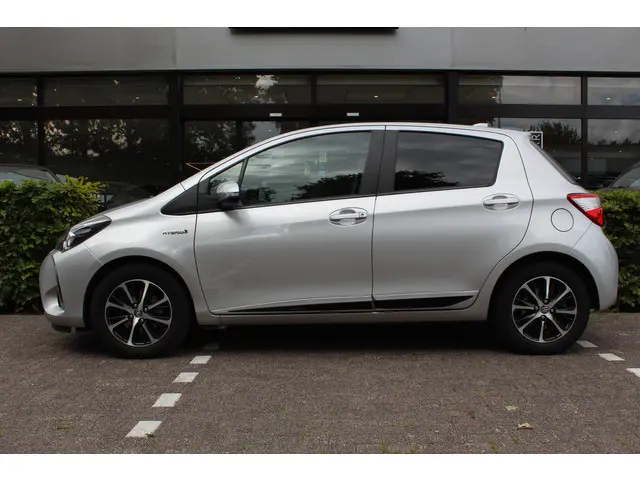 Toyota Yaris 1.5 Hybrid Dynamic 2020 Hybride Benzine 5
