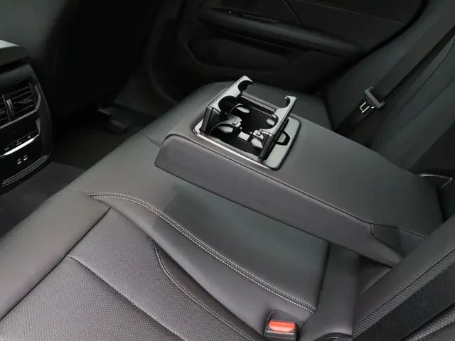 BMW i4 eDrive35 2024 Elektrisch 23