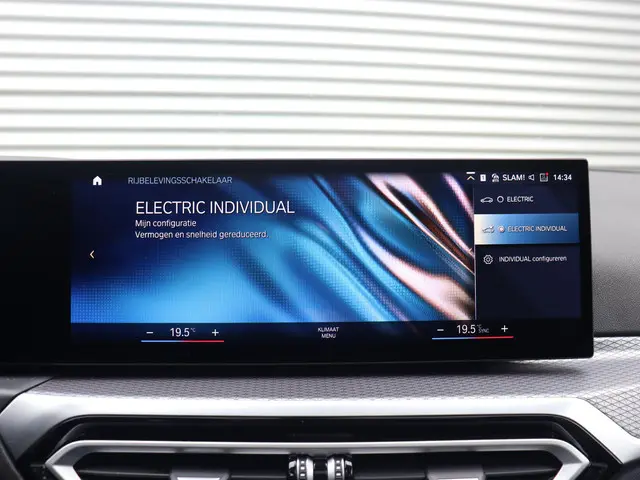 BMW 3 Serie Touring 330e 2024 Hybride Benzine 28