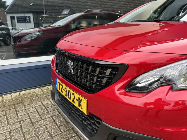 Peugeot 2008 Turbo 110PK GT-line 2018 Benzine 39