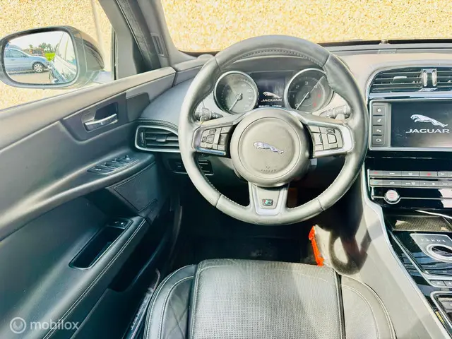 Jaguar XE 2.0 D Portfolio 2015 Diesel 20