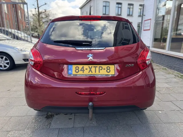 Peugeot 208 1.6 VTi Allure *KOPPAKKING LEK* 2012 Benzine 5