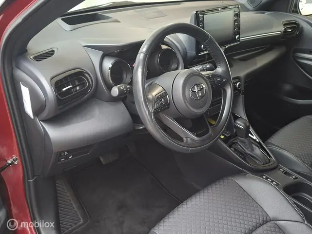 Toyota Yaris 1.5 Hybrid Executive 2021 Hybride Benzine 16