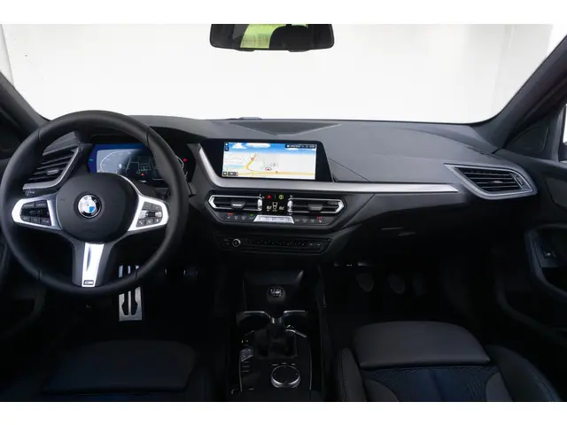 BMW 1 Serie 5-deurs 2023 Benzine 30