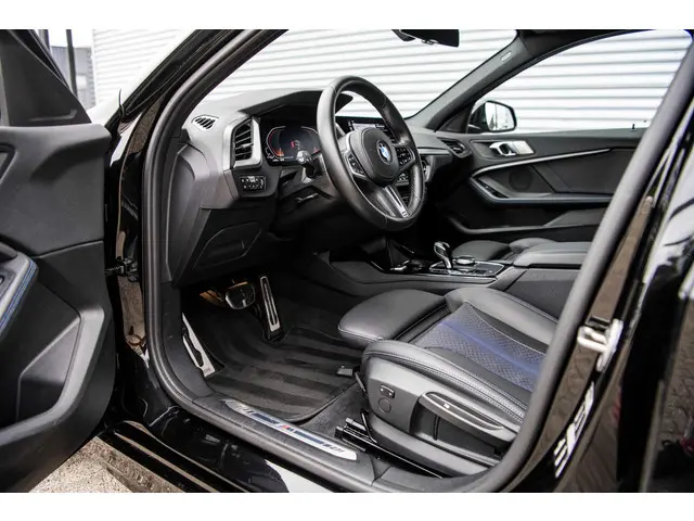 BMW 1 Serie 120i | M Sport | PDC | LED | 19 inch | 2022 Benzine 5