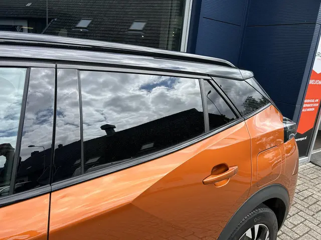 Peugeot 2008 1.2 Turbo 130 PK GT-Line 2020 Benzine 32