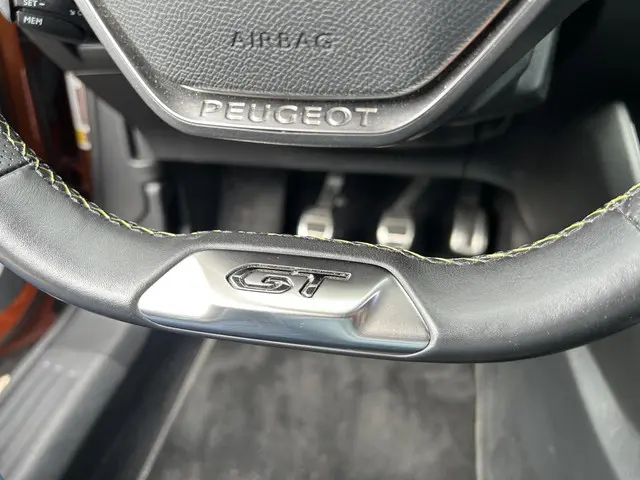 Peugeot 2008 1.2 Turbo 130 PK GT-Line 2020 Benzine 33