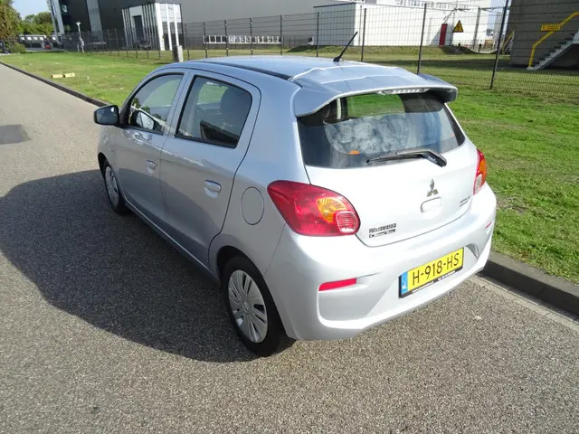 Mitsubishi Space Star 1.0 Cool+ 2020 Benzine 3
