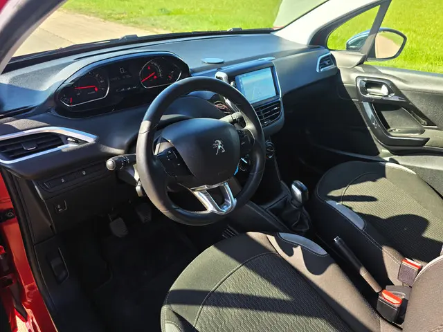 Peugeot 208 1.2 PureTech Style 2015 Benzine 20