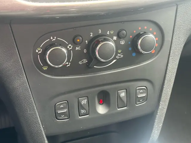 Dacia Logan MCV 0.9 TCe Prestige 2014 Benzine 15