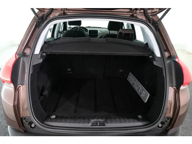 Peugeot 2008 1.2 VTi Active Pack Premium 2014 Benzine 27
