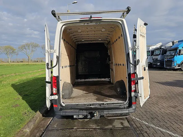 MAN TGE 3.180 2021 Diesel 12