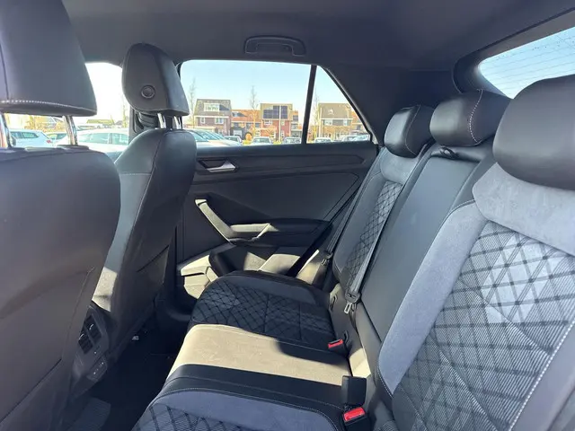 Volkswagen T-Roc 1.5 TSI R-Line 2024 Benzine 8
