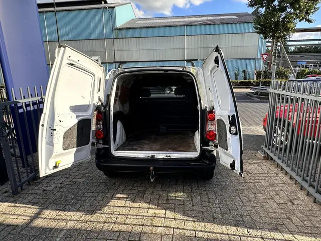 Peugeot Partner 120 1.6 BlueHDi 75 L1 XR 2016 Diesel 8