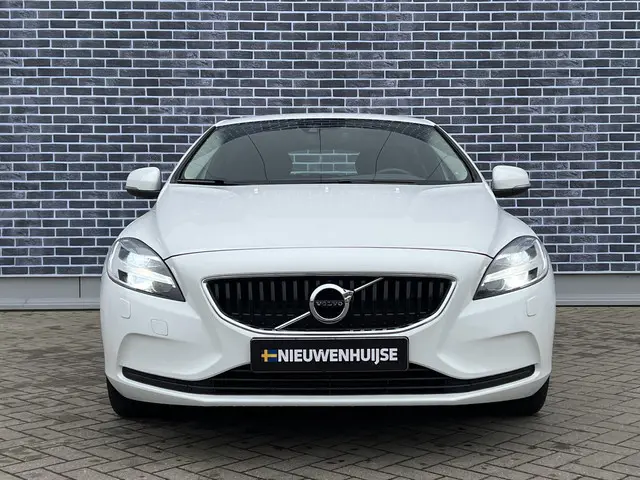 Volvo V40 T2 Nordic+ 2017 Benzine 8