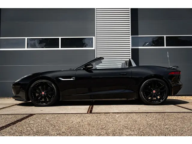 Jaguar F-Type 3.0 V6 S Convertible 2013 Benzine 2
