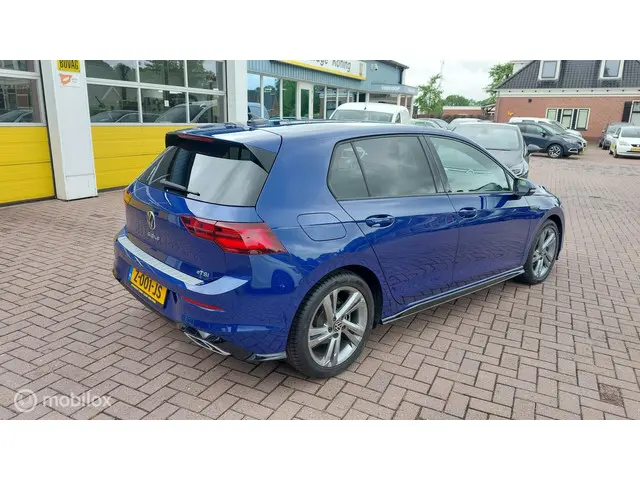 Volkswagen Golf 1.5 eTSI R-Line Business+ 2022 Benzine 3