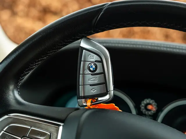 BMW 7 Serie 740i High Executive 2017 Benzine 65