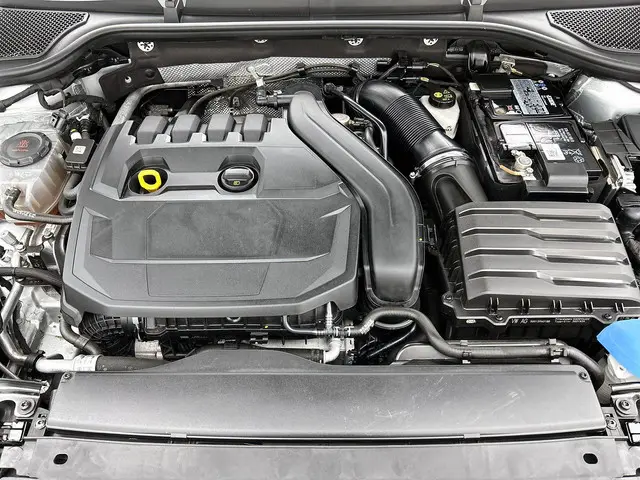 Škoda Octavia Combi 1.5 e-TSI DSG Style 2022 Benzine 19
