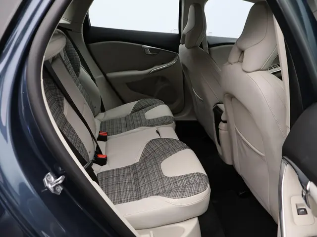 Volvo V40 2.0 T2 Nordic+ 2016 Benzine 10