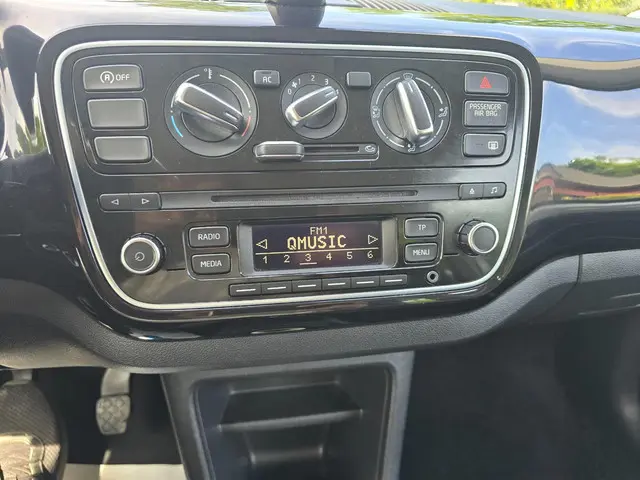 Volkswagen up! 1.0 high up! BlueMotion 2013 Benzine 16