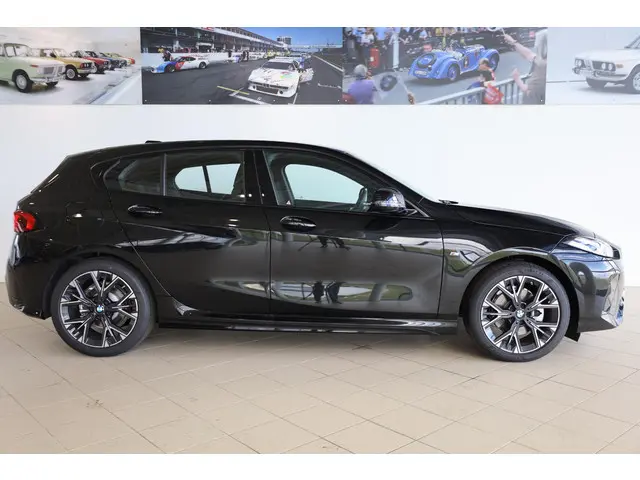 BMW 1 Serie 120 2025 Benzine 3