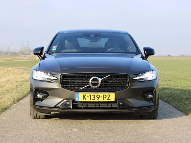 Volvo S60 2.0 B3 R-Design 2021 Hybride Benzine 4