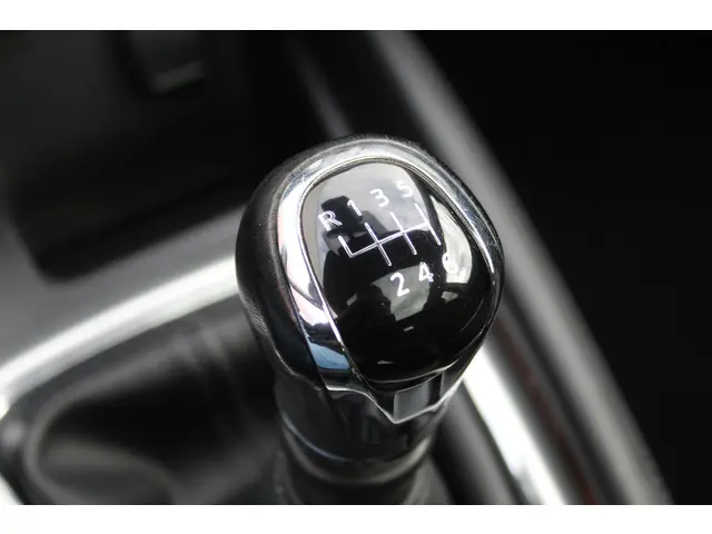 Nissan QASHQAI 1.2 Connect Edition PANORAMA 2015 Benzine 17