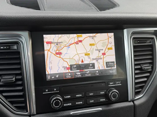 Porsche Macan 2.0 2017 Benzine 24