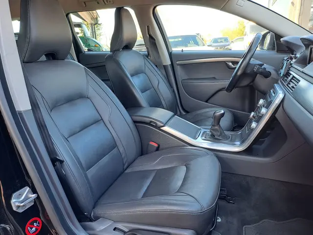 Volvo V70 2.0 T4 Classic Edition 2015 Benzine 21