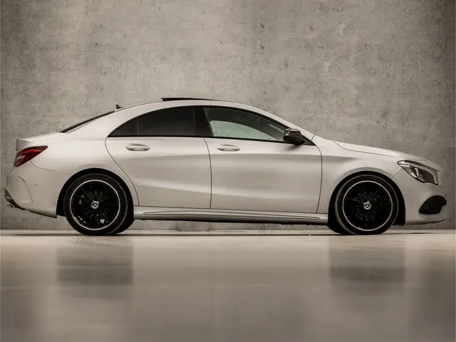 Mercedes-Benz CLA 180 AMG Sport 2018 Benzine 4