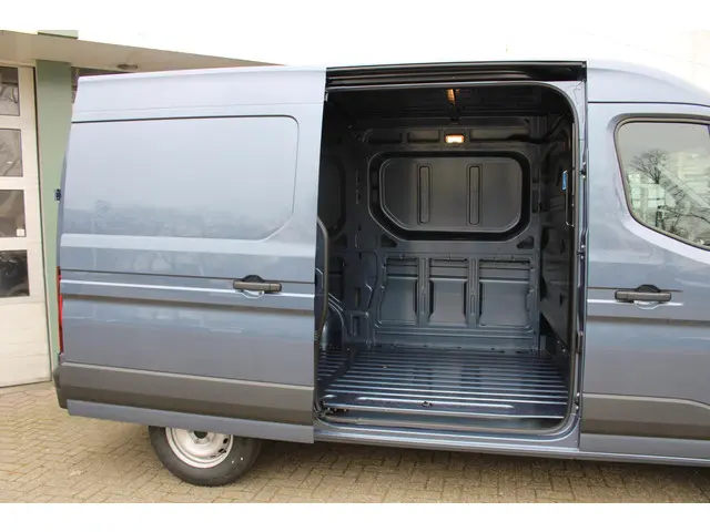 Renault Master T35 2.0 dCi 130 L2H2 Start 2024 Diesel 4