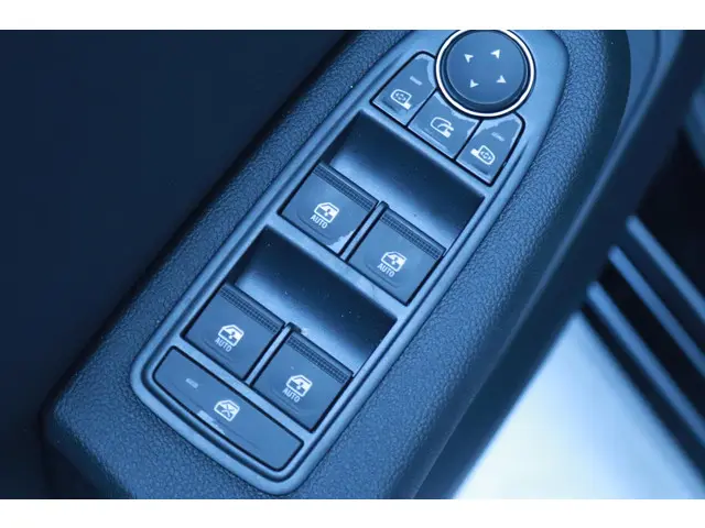 Mitsubishi Colt 1.6 HEV Intense+ 2025 Hybride Benzine 12