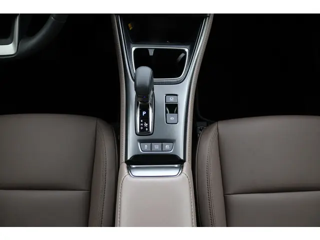 Lexus LBX Elegant 2WD 2024 Hybride Benzine 26