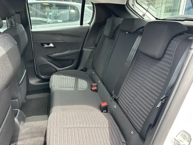 Peugeot 208 1.2 Hybrid 110 e-DCS6 Style 2025 Benzine 12