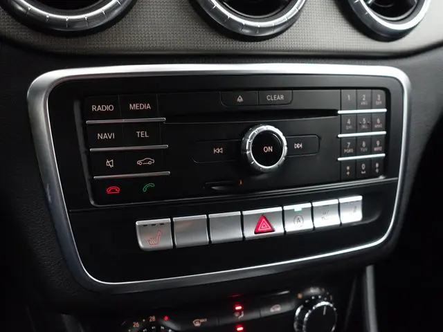Mercedes-Benz CLA 180 AMG Edition Plus- 2016 Benzine 11