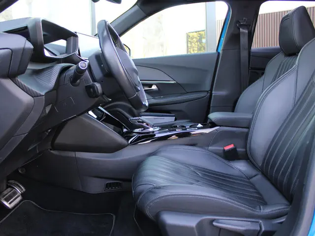 Peugeot e-2008 EV GT Pack 50 kWh 2020 Elektrisch 13