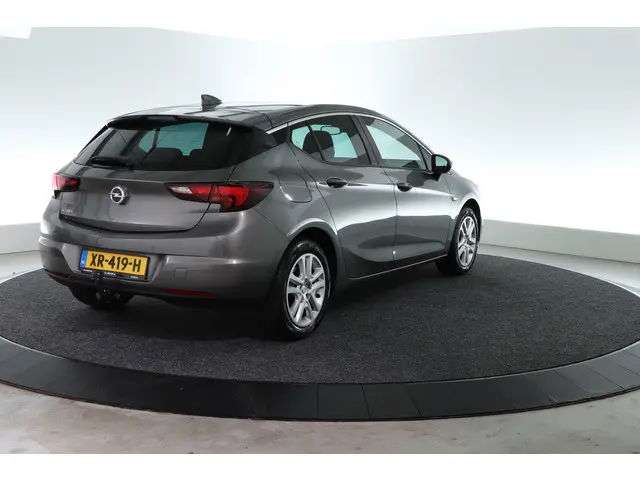 Opel Astra 2