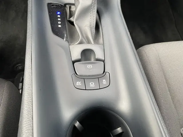 Toyota C-HR 1.8 Hybrid Active 2022 Hybride Benzine 22