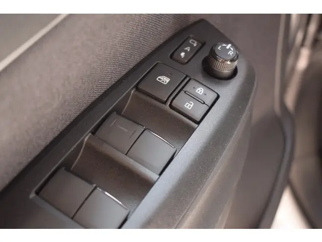 Mazda 2 Hybrid 1.5 Homura 2024 Hybride Benzine 15