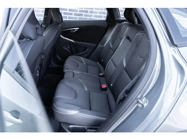 Volvo V40 T3 Automaat Inscription 2018 Benzine 20