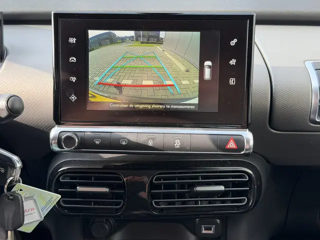 Citroën C4 Cactus 1.2 PureTech Shine 2017 Benzine 30