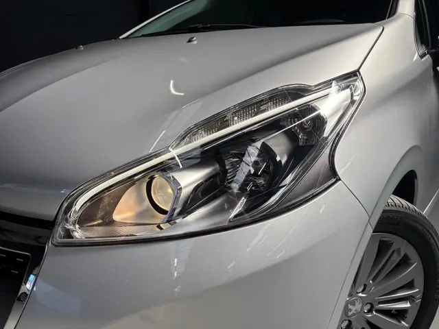 Peugeot 208 5-drs 1.2 Allure !! VERKOCHT!! 2016 Benzine 38