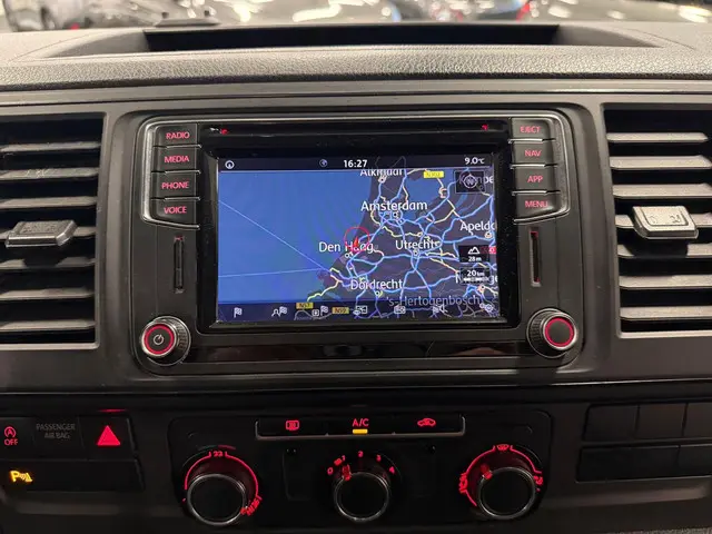 Volkswagen Transporter 2.0 TDI L2H1 DC 2018 Diesel 20