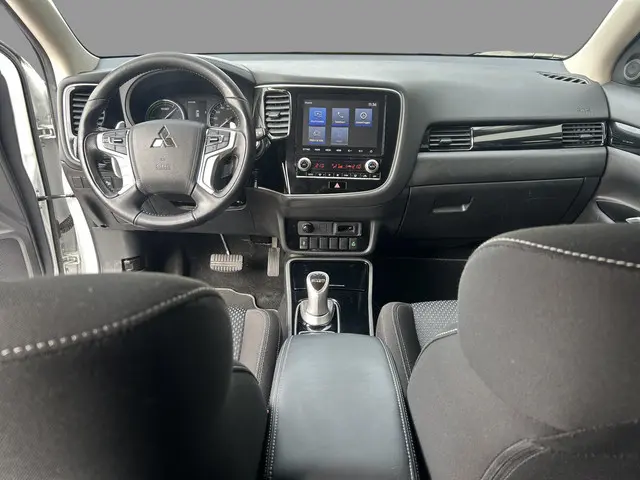Mitsubishi Outlander 2.4 PHEV Pure+ 2020 Hybride Benzine 24