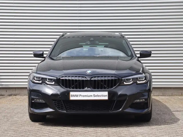 BMW 3 Serie Touring 320i 2022 Benzine 3
