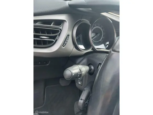 Citroën C3 1.2 PureTech Selection 2017 Benzine 25